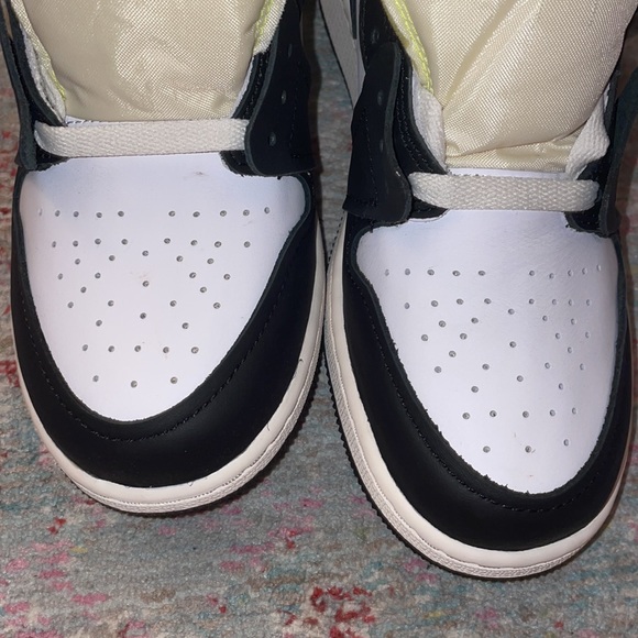 NWB - Air Jordan 1 Retro High OG GS - 7y - Picture 8 of 11